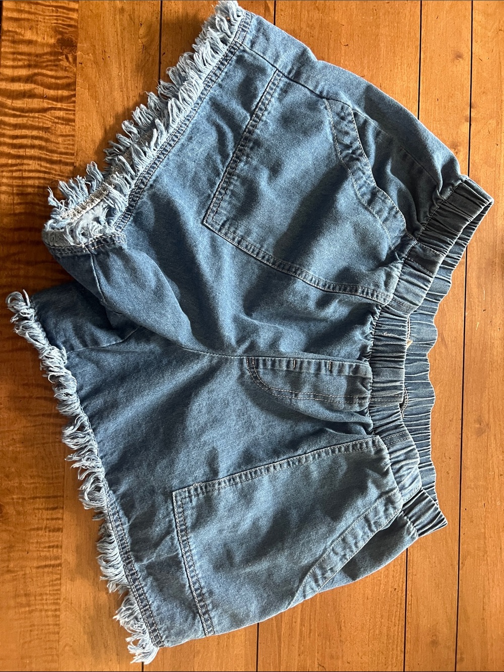 Women’s Frayed Hem Denim Shorts - Blue